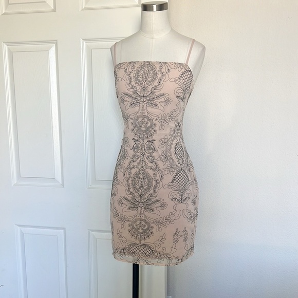 NWT Donna Mozani x Revolve Mini Floral Dress - Picture 4 of 9